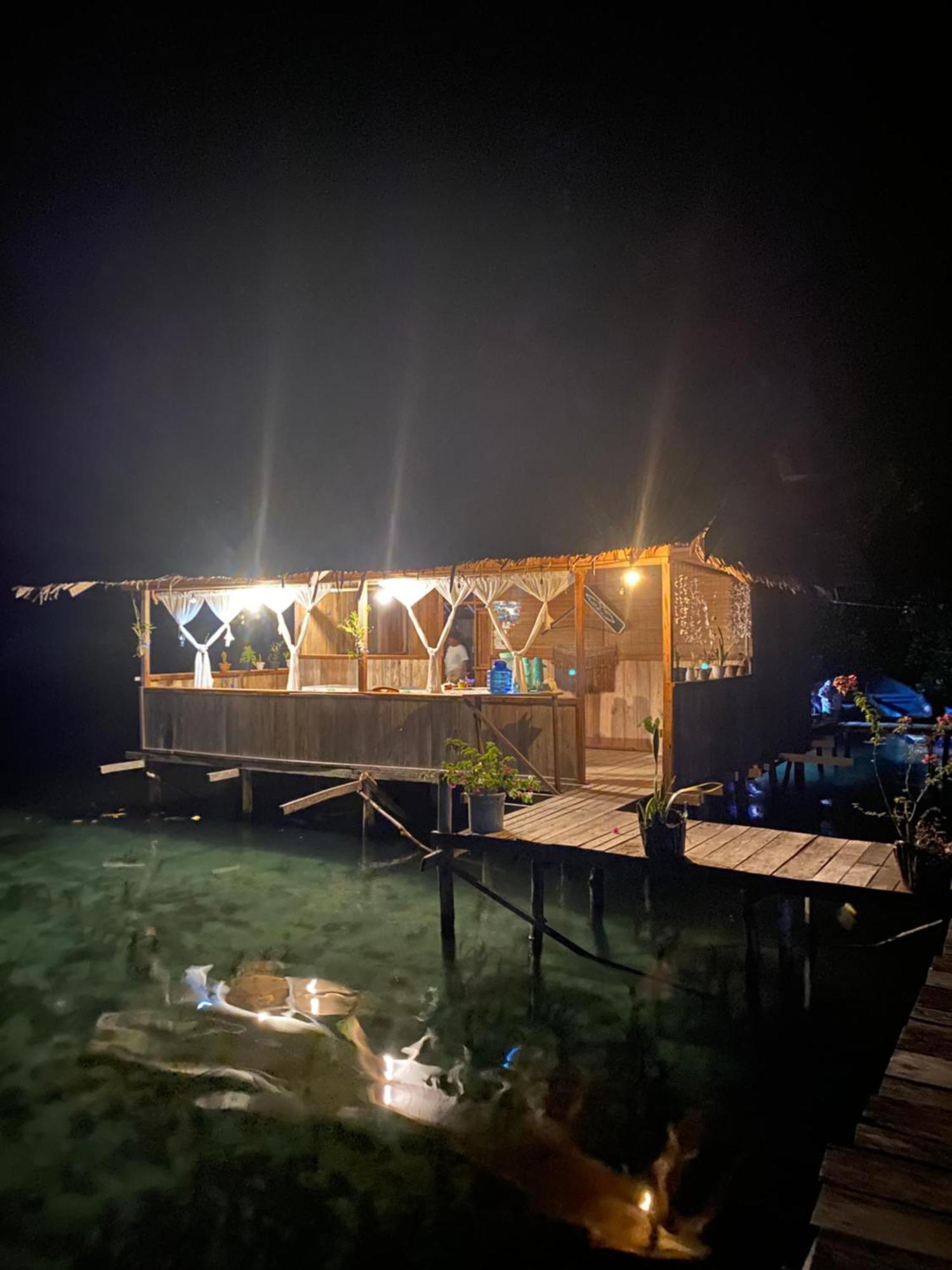 Nyanse Homestay - Raja Ampat Besir Exteriér fotografie